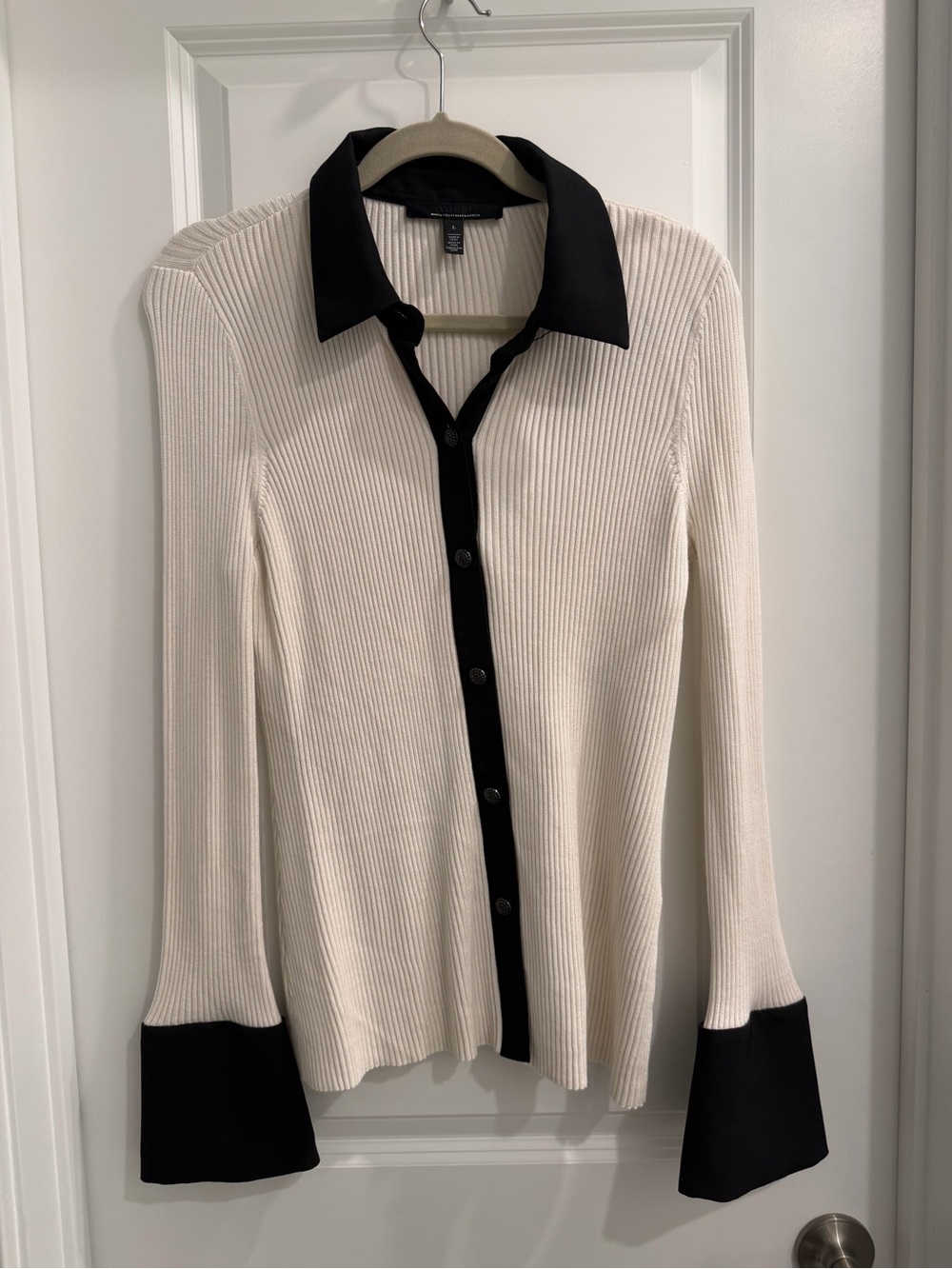 White House Black Market Cream Ribbed Button-Down with Black Collar & Cuffs